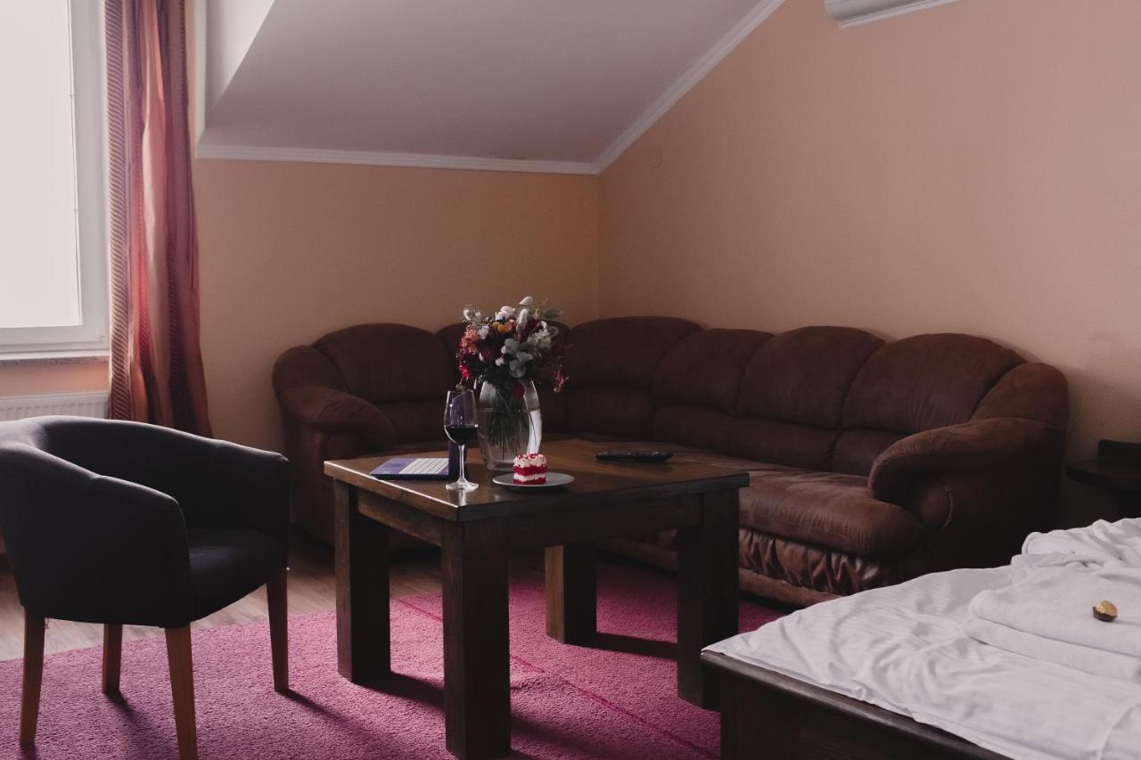 Aivengo Hotel Kolodenka エクステリア 写真