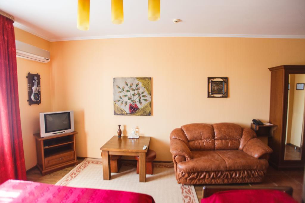 Aivengo Hotel Kolodenka エクステリア 写真